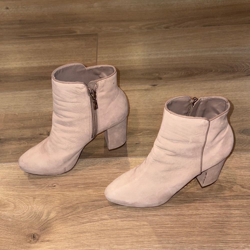 Schutz platform boots, size 6 1/2B